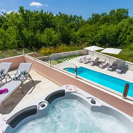 Vakantiehuis Liv Pula