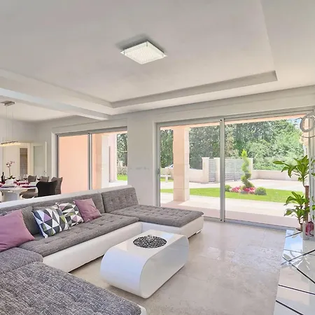Liv Ferienhaus Pula